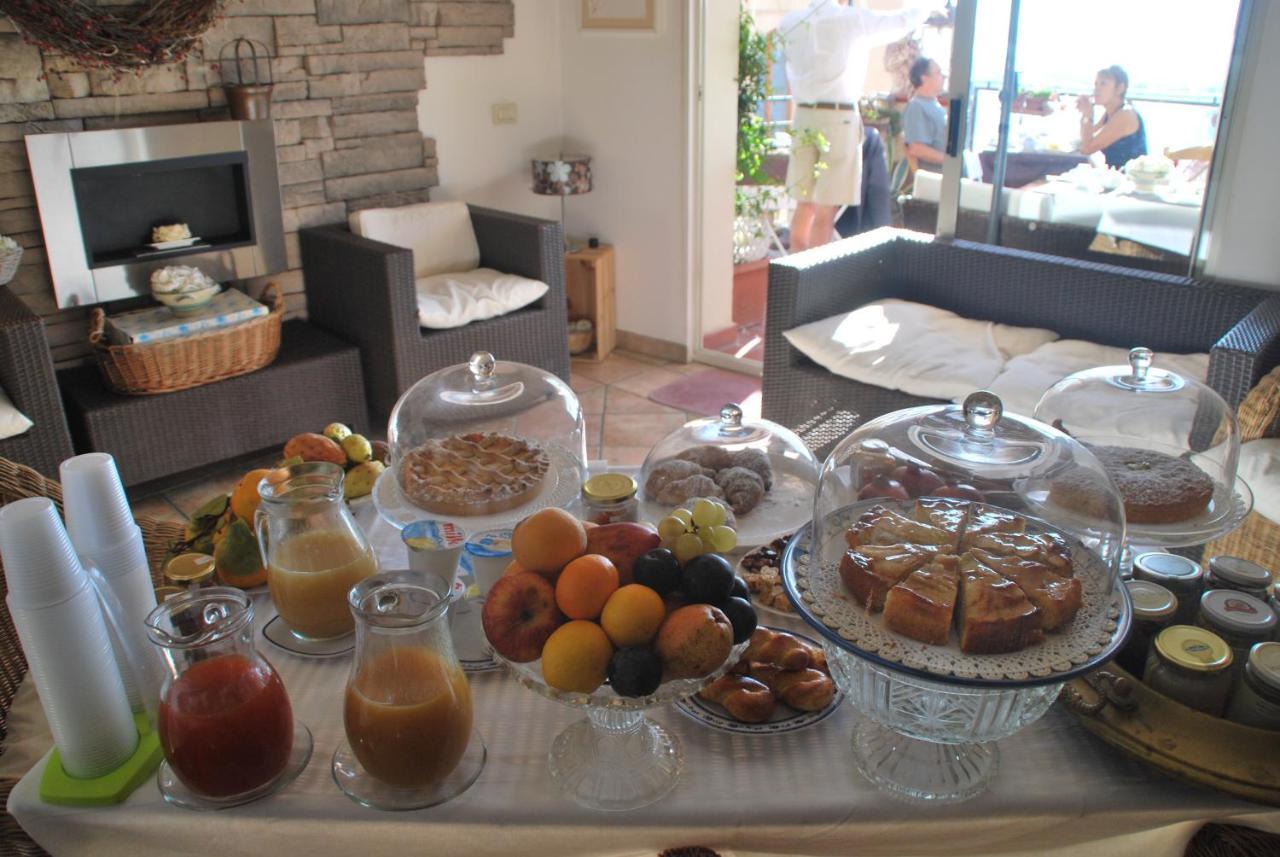 Casa Tipica Siciliana Patronale Home Bedandbreakfast Tremetrisoprailcielo Camere Con Vista, Colazione Interna In Terrazzo Panoramico Caltagirone Zewnętrze zdjęcie