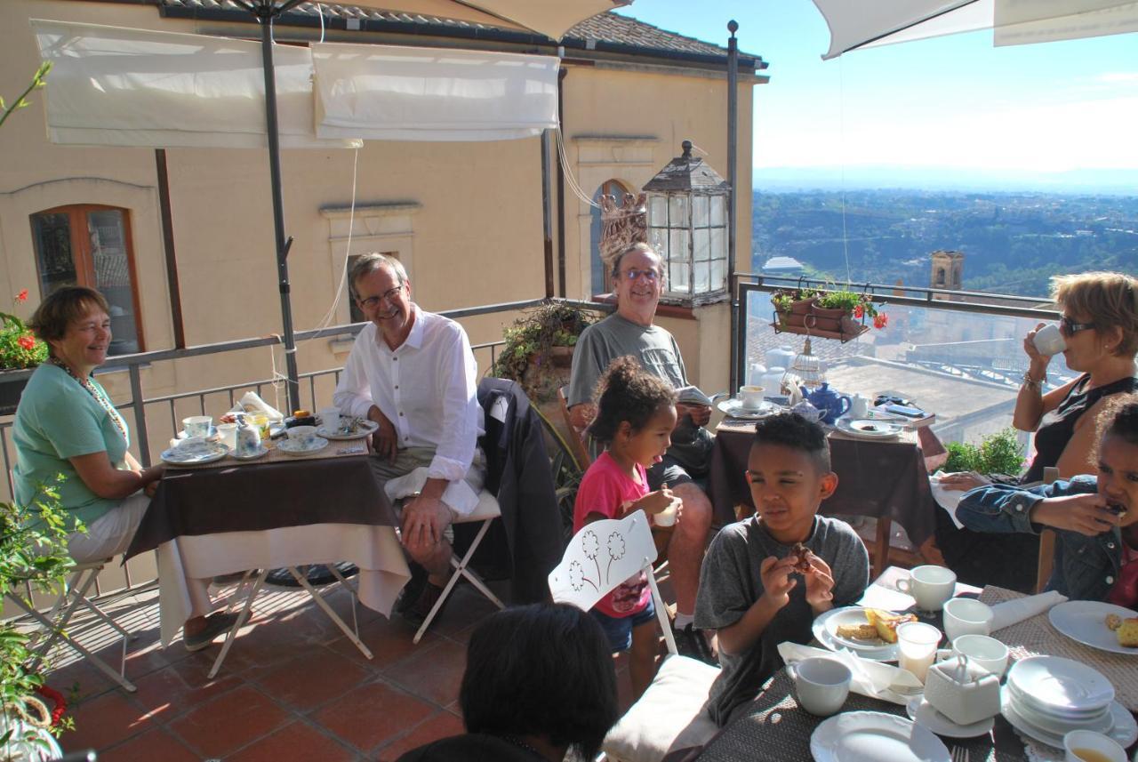 Casa Tipica Siciliana Patronale Home Bedandbreakfast Tremetrisoprailcielo Camere Con Vista, Colazione Interna In Terrazzo Panoramico Caltagirone Zewnętrze zdjęcie